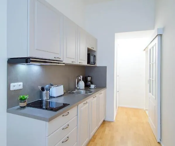 Apartamento Modern Pricna 4 *